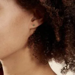 Histoire D'Or Boucles D'oreilles Puces Jardin Serti Griffe Or Jaune Emeraude -Boucles d'oreilles pendantes Soldes Boutique B3OFJEV001 model1