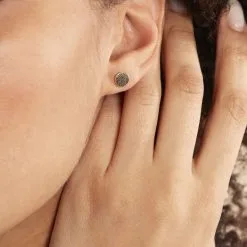 Histoire D'Or Boucles D'oreilles Puces Eryne Or Jaune 9 Histoire D'Or Boucles D'oreilles Puces Eryne Or Jaune -Boucles d'oreilles pendantes Soldes Boutique B3OFJW002Y model1