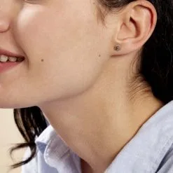 Histoire D'Or Boucles D'oreilles Puces Franzine Coquillage Or Jaune -Boucles d'oreilles pendantes Soldes Boutique B3OFJW0517 model1