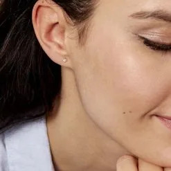 Histoire D'Or Boucles D'oreilles Puces Doreen Carre Or Jaune Oxyde De Zirconium -Boucles d'oreilles pendantes Soldes Boutique B3OFJZW206 model0