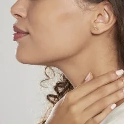 Histoire D'Or Boucles D'oreilles Puces Camomille Or Jaune Oxyde De Zirconium -Boucles d'oreilles pendantes Soldes Boutique B3OMJZW005 model1