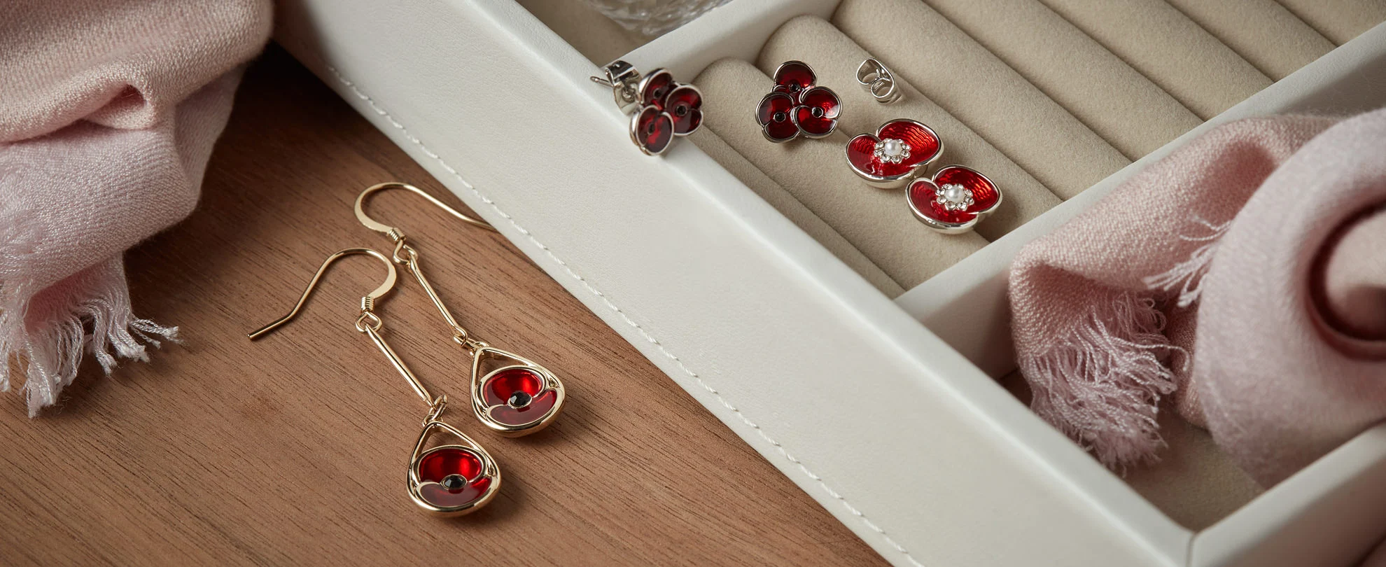 Boucles d'oreilles pendantes Soldes Boutique -Boucles d'oreilles pendantes Soldes Boutique TRBL Banners Earrings 1980x810 1